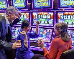 l7815 Golden Baccarat Room